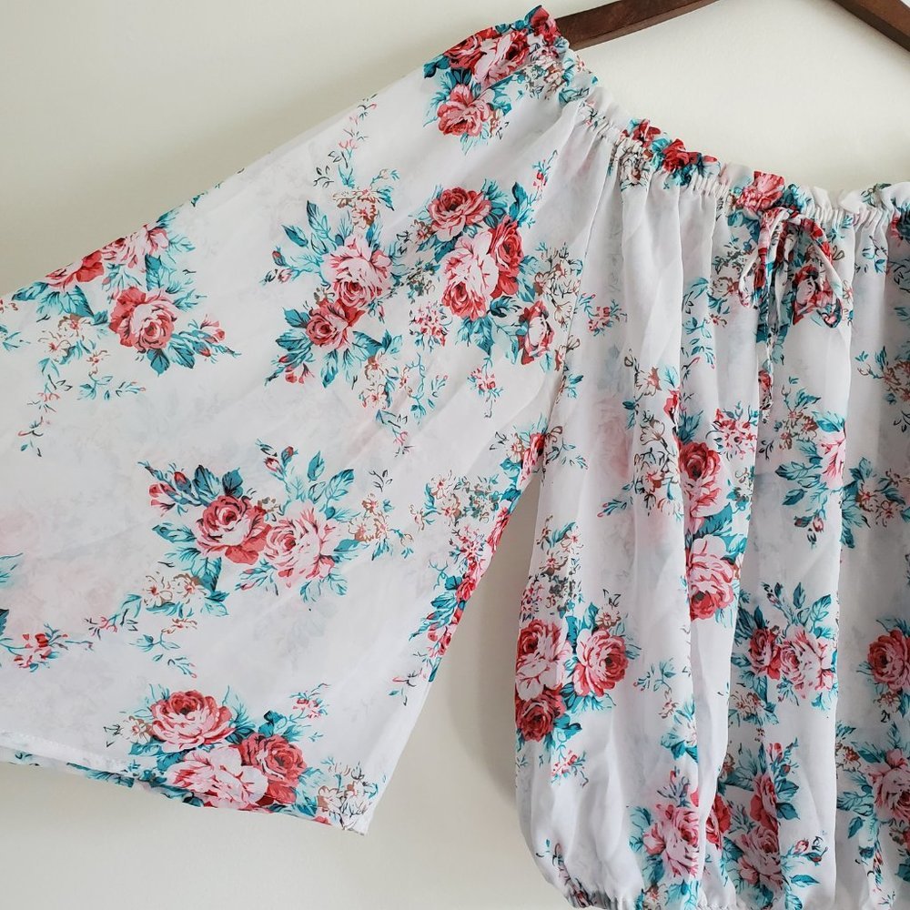 SEDUCTIONS | Flowy floral blouse with bell sleeves and cinched hem (Size M) - Picture 4 of 10